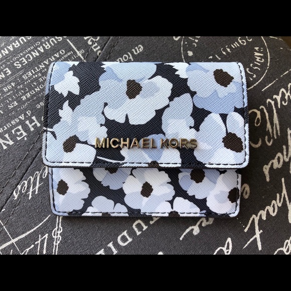 Michael Kors Handbags - *SALE* NWT💙MK Blue Floral Card Case/ID Holder